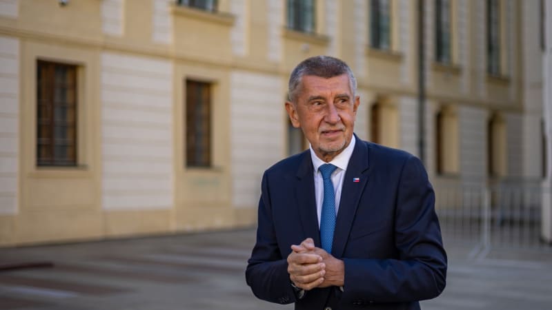 Beru si dovolenou, oznámil Babiš. Rýpl si do Lipavského, vládu nařkl z krádeže a plýtvání