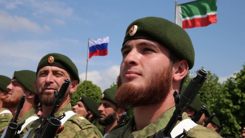 Mučení, únosy i neplnoleté volavky. Jak Kadyrov získává „dobrovolníky“ pro ruskou armádu?