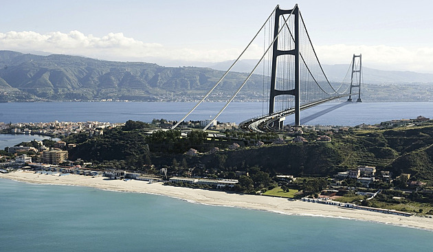 Italský soud odmítl plán stavby mostu na Sicílii. Nepřípustný vpád, zuří Meloniová