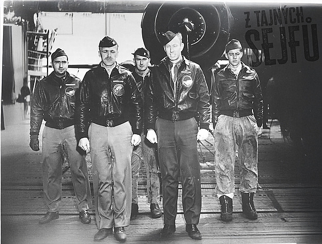 Z tajných sejfů: Americké piloty nechal Stalin „utéct“ ze SSSR jen naoko