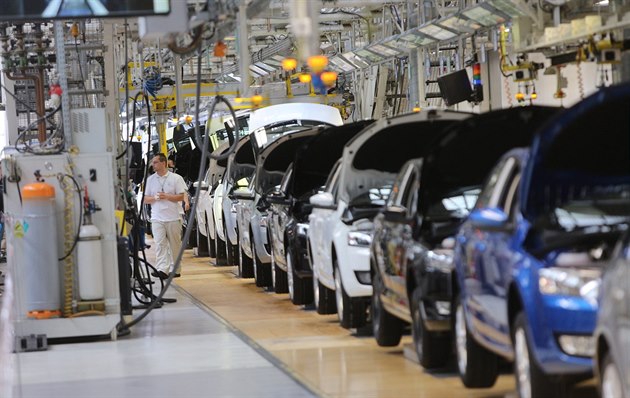 Škoda Auto vyplatí před Vánocemi bonus a prémie, štědré budou i další firmy
