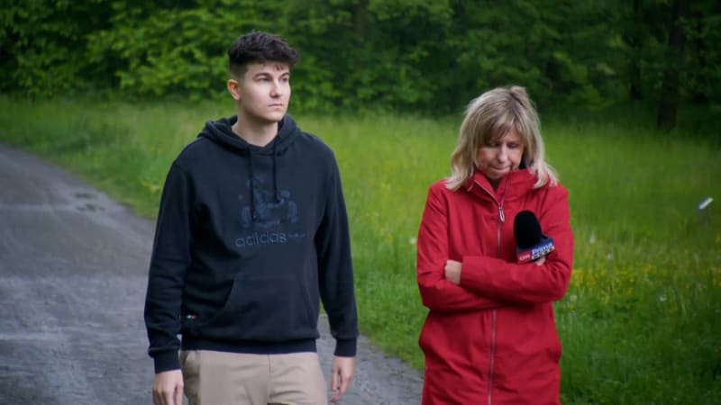 Florbalista Choma sdílel drásavé video po náročné léčbě. V rukách mu zůstaly chomáče vlasů