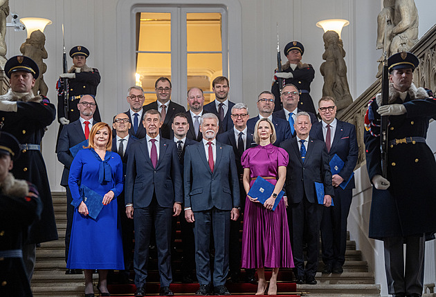 Pavel jmenoval Babišovu vládu. Měli bychom být konstruktivní v NATO, řekl