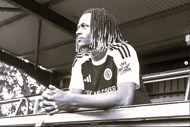 Tragédie v anglickém fotbale. Po autonehodě zemřel mladý útočník