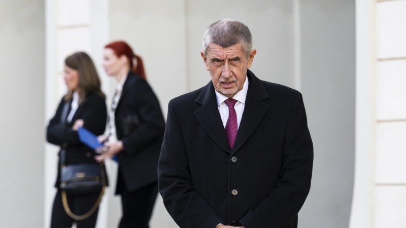 Premiér Andrej Babiš musel do nemocnice. Z tváře mu ambulantně odebrali kus tkáně