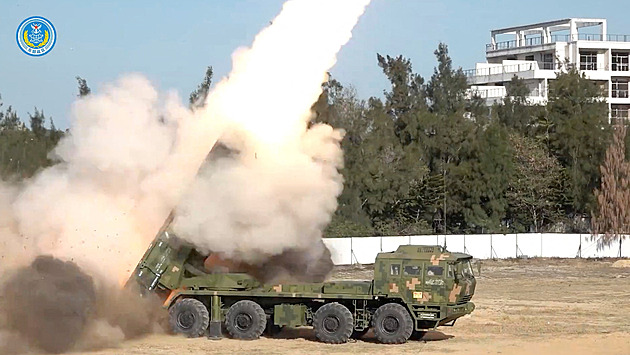 Dosud největší manévry. Čína cvičí blokádu Tchaj-wanu i odrazení dalších zemí