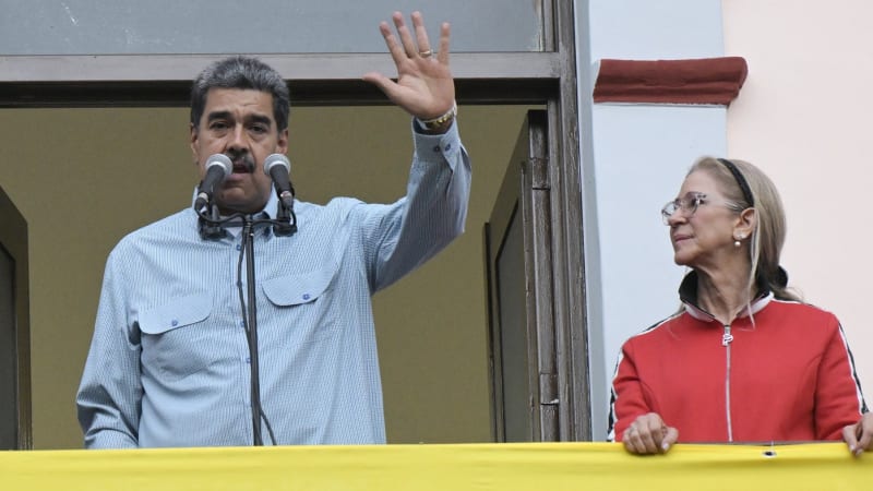 Trump oznámil úspěšný útok na Venezuelu. USA zajaly prezidenta a jeho ženu