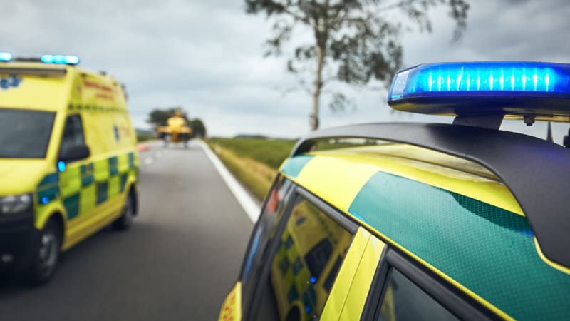 Neštěstí u Příbrami: Auto srazilo muže a ženu s kočárkem, na místě zasahovaly vrtulníky