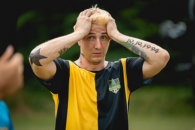 KOMENTÁŘ: Devadesát premiér za rok? Z Česka se stává evropský Bollywood