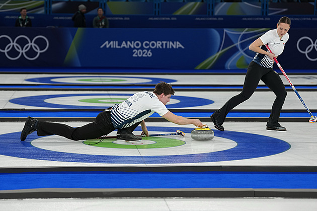 1. den ZOH 2026 ONLINE: Curleři slaví první vítězství, Hyman bojuje mezi sáňkaři
