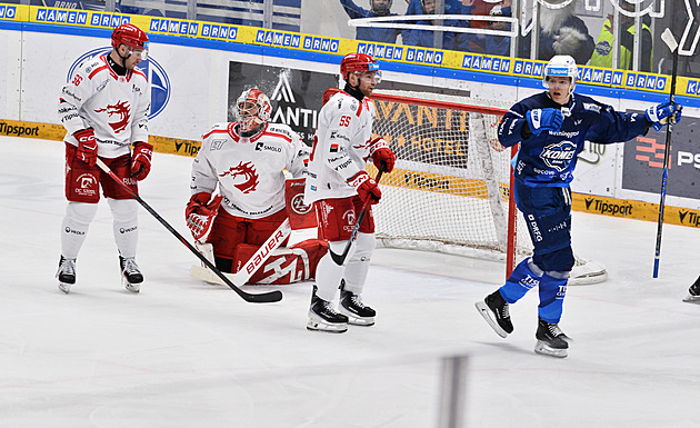 ONLINE: Pardubice zatím bez gólu, Třinec prohrává v Brně. Sparta vyzve Plzeň