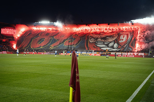 ONLINE: Sparta - Baník 2:1, svižný úvod a domácí opět vedou. Trefuje se Haraslín