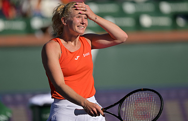 Nezničitelná Siniaková! Jsem mrtvá, smála se. Zuřící Ruska nadávala a ničila rakety