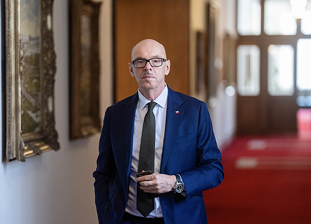 Klempíř: Musí se umět šetřit, rušení poplatků není útokem na demokracii