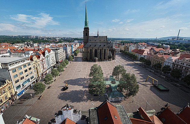 Stromy na náměstí? Populismus a neúcta k historii, říká bývalý šéf památkářů