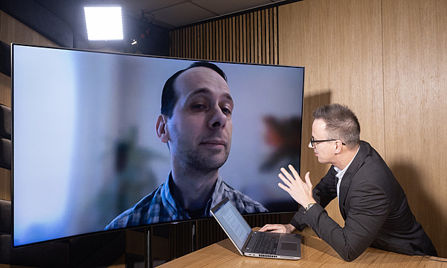 Rusové prostě ve válce neumírají. Tak zní ruská propaganda, říká z Moskvy Just