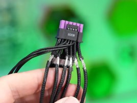 Der8auer: 16pin napájecí kabel s můstkem od Asusu nedává smysl