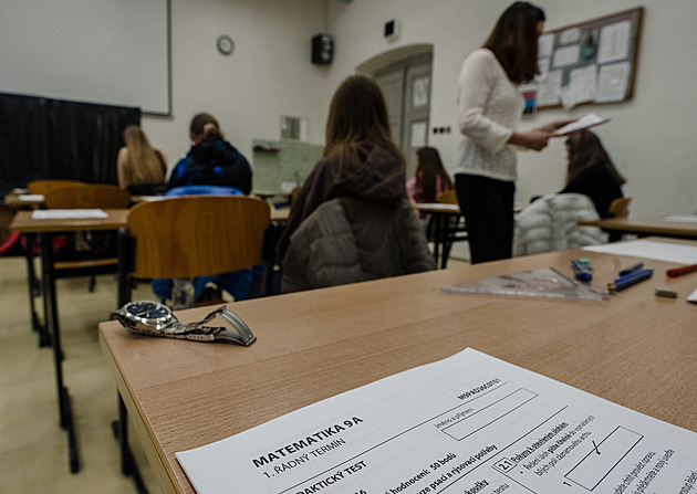 Na střední školy se dostalo 93 procent deváťáků. Web s výsledky měl výpadky