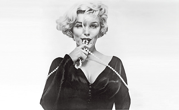 Sirotčinec, marné vztahy a závislost mezi leskem slávy. (Ne)známá Marilyn Monroe