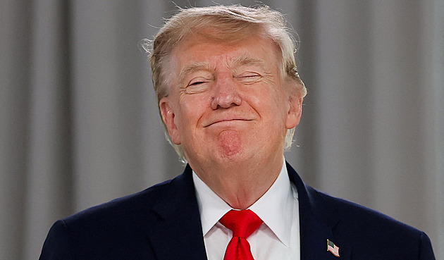 Ponížení, totální kapitulace. Američtí jestřábi tepou Trumpa za deal s Íránem