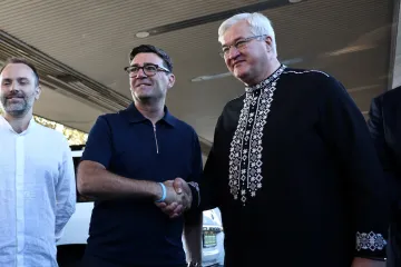 Ukrajina slaví Den nezávislosti. Od EU obdrží obranný materiál za miliardy eur